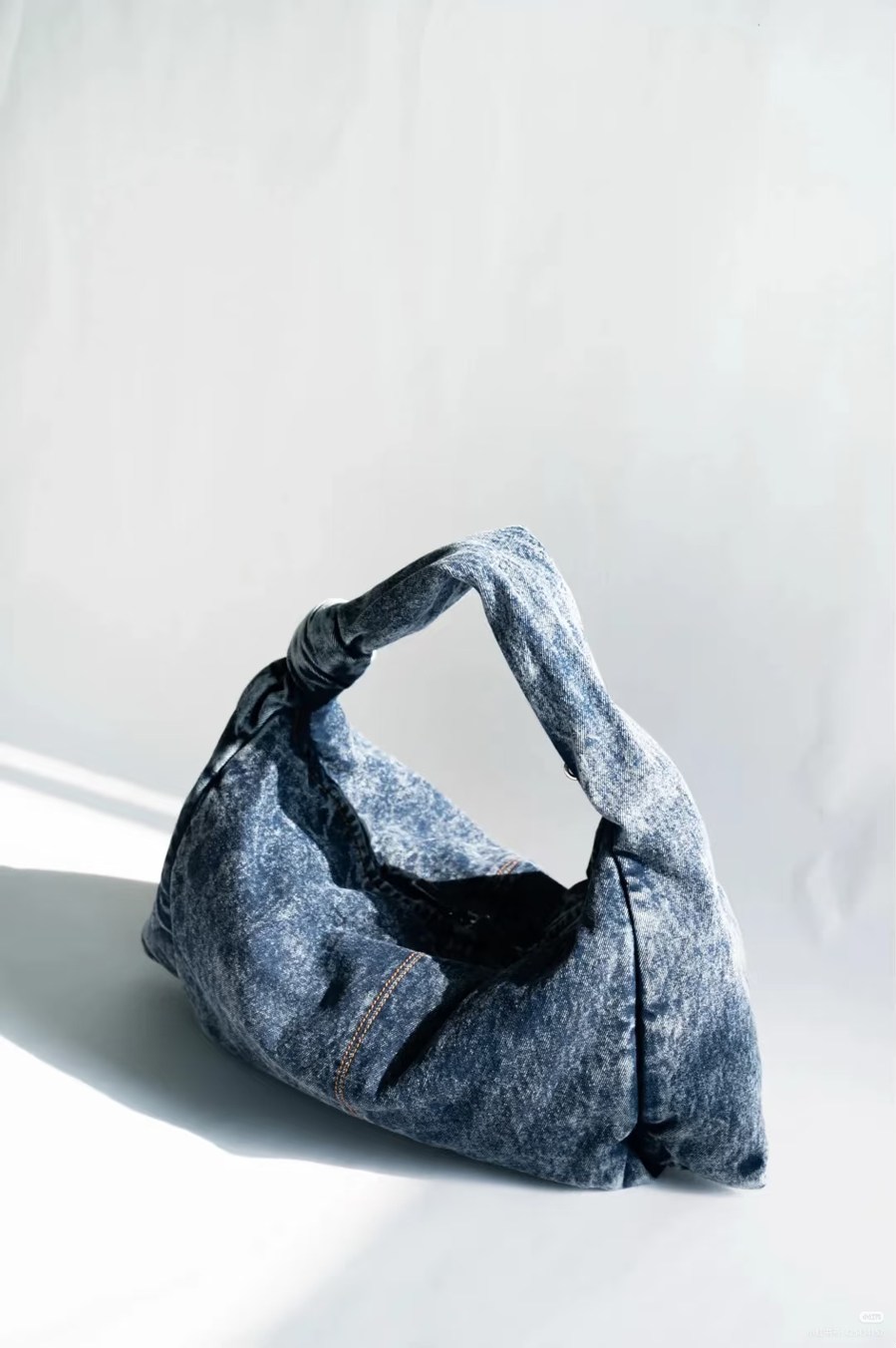Qingdao Jiarong Leather Products Co., Ltd.